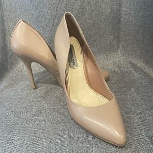 Size 8 Steve Madden Gallery Pumps mink nude blush color